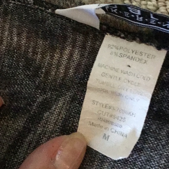 Keren Hart. Blk lg sl w/ attatched blk Tee  size M - Picture 5 of 6